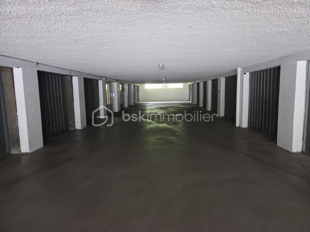 Appartement T3 Voiron 175 000 € – 4 pièces – 2 chambres – 71 m²