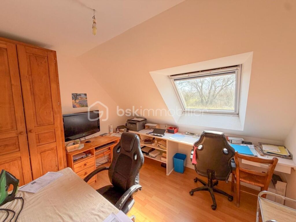 BRECH – Maison d&rsquo;environ 117 m2 habitables – 5 pièces – 3 chambres – 117 m²