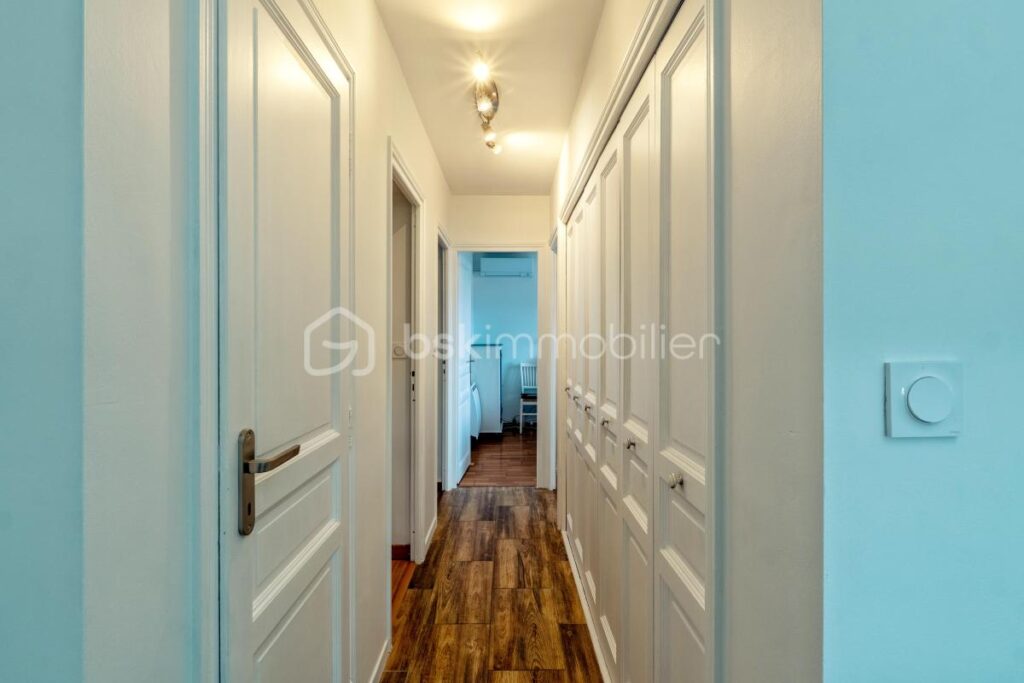 Maison d’architecte de 180m2 – 8 pièces – 7 chambres – 180 m²