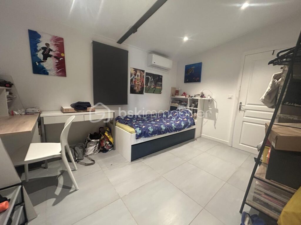 Maison de plain-pied de 181 m² sur un terrain de 1058 m² à Bellepierre – 5 pièces – 4 chambres – 136 m²