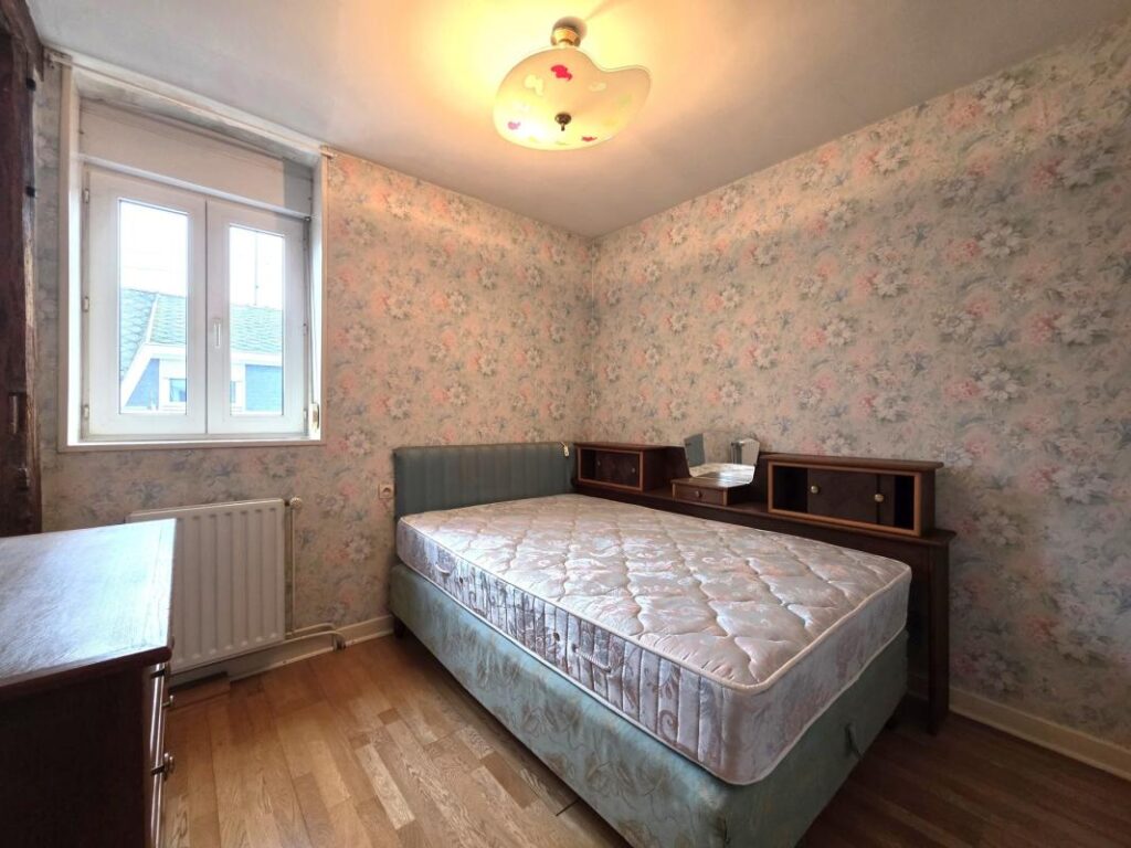 Maison mitoyenne 125m² avec véranda et jardin clos – 6 pièces – 2 chambres – 125 m²