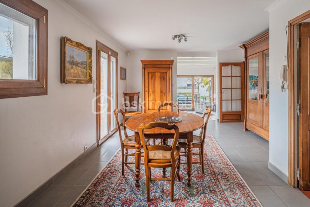 Propriété haut de gamme avec piscine & vue dégagée – 264 m² Brié et Angonnes – 8 pièces – 4 chambres – 274 m²