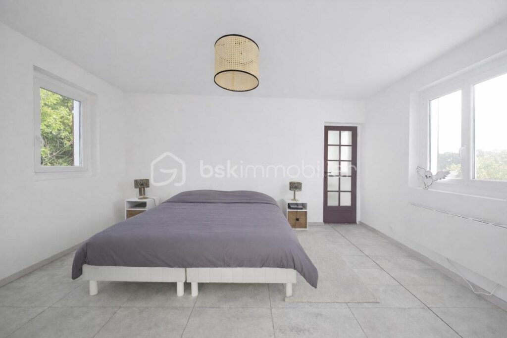 ENTRE ÉPERNON ET MAINTENON – MAISON RÉNOVÉE – ENVIRONNEMENT EXCEPTIONNEL AU CALME ABSOLU – 3 pièces – 2 chambres – 62 m²