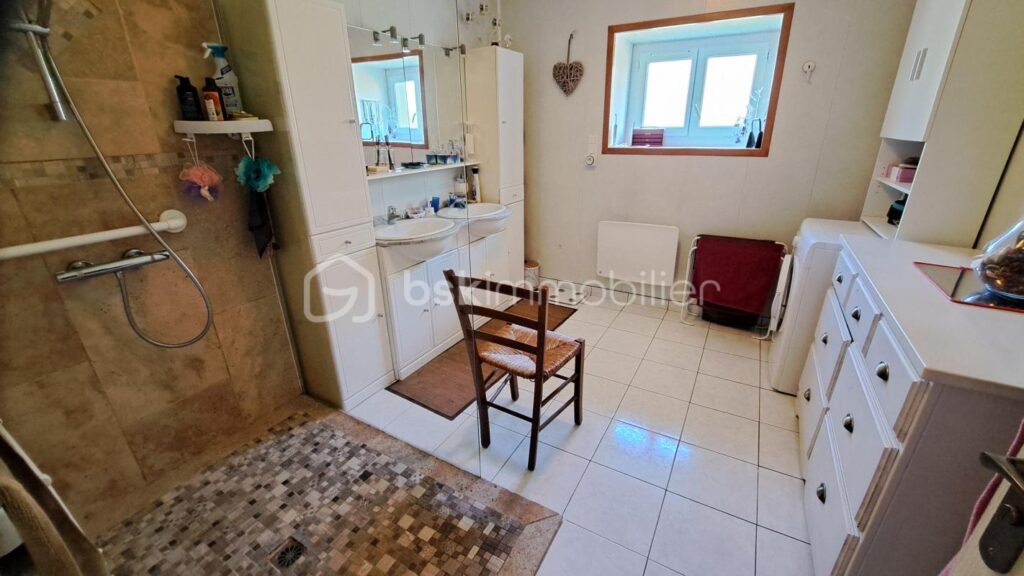 Corps de ferme – 4 pièces – 3 chambres – 136 m²