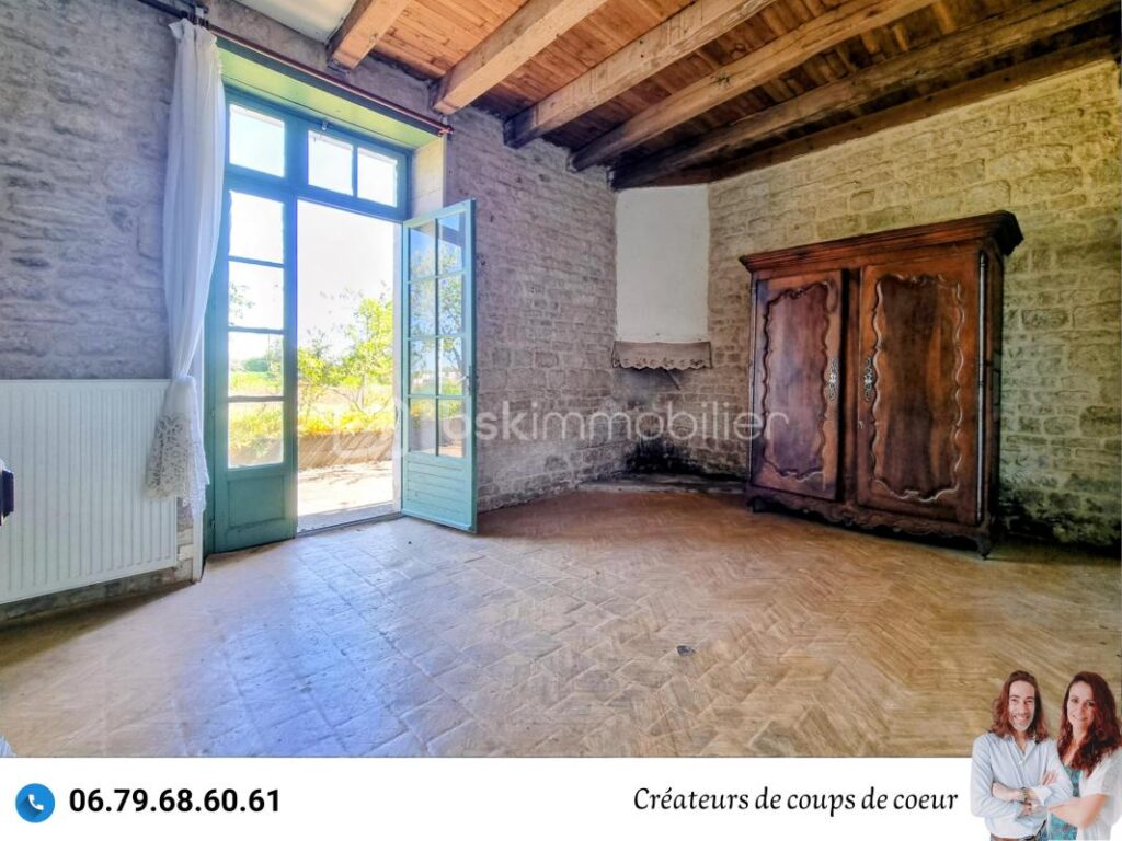 Ancien corps de ferme à rénover – 5 pièces – 4 chambres – 173 m²