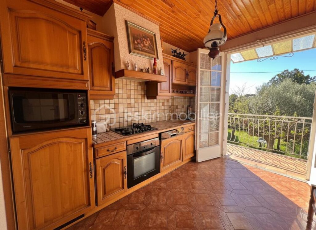 Maison familiale avec fort potentiel – 6 pièces – 4 chambres – 144 m²