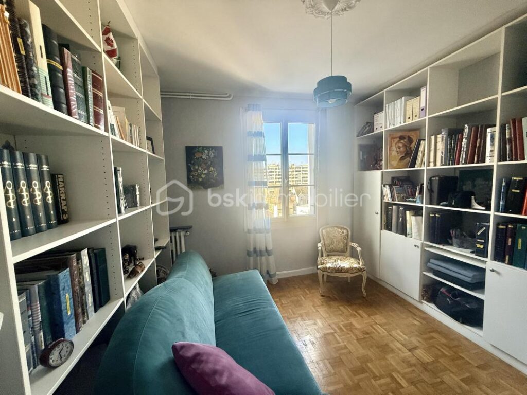 🏙️ Appartement 5 pièces – 86 m² – Centre-ville de Rennes VUE A 180° Au 6ᵉ étage avec ascenseur – 4 pièces – 2 chambres – 86 m²