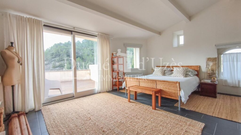 Maison – 6 pièces – 3 chambres – 150 m²