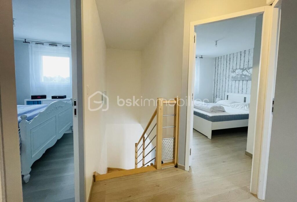 Maison 4 chambres avec véranda et jardin clos – Vue dégagée – 8 pièces – 4 chambres – 100 m²