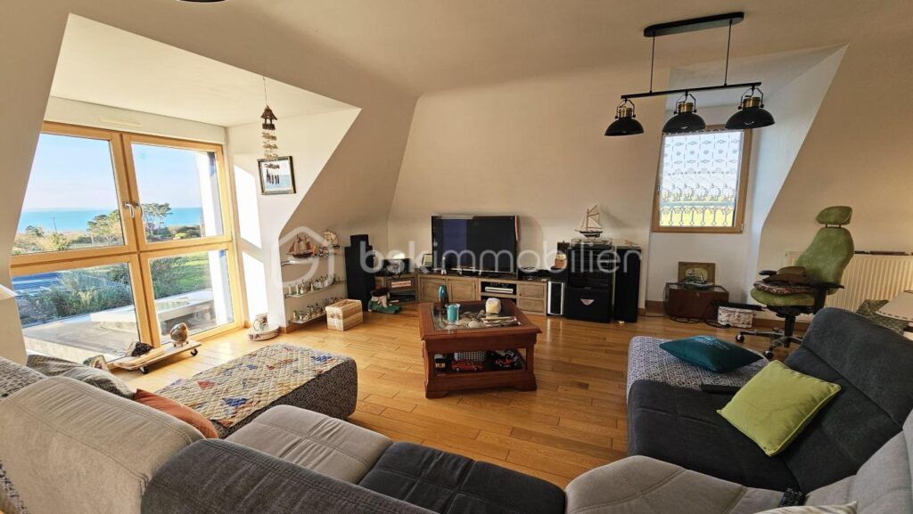 Maison d’Architecte Vue Mer – Équipée PMR – Plage 3 mn – 7 pièces – 3 chambres – 223 m²