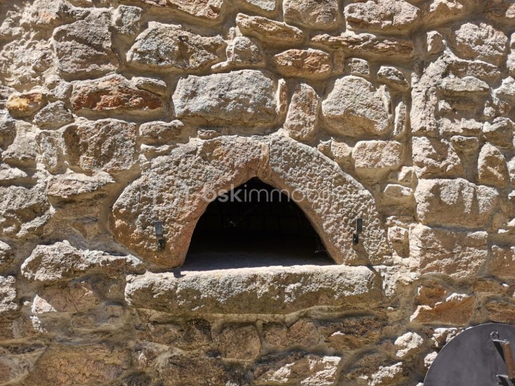 Ferme ardéchoise en pierres avec vue panoramique et châtaigneraie centenaire – 6 pièces – 4 chambres – 171 m²