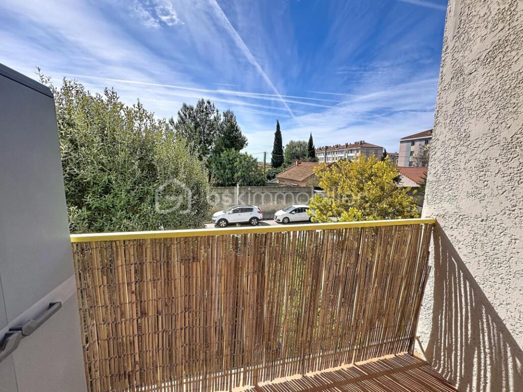 👉 Coup de cœur T2 rénové avec 2 balcons + parking – Toulon – 2 pièces – 1 chambre – 48 m²
