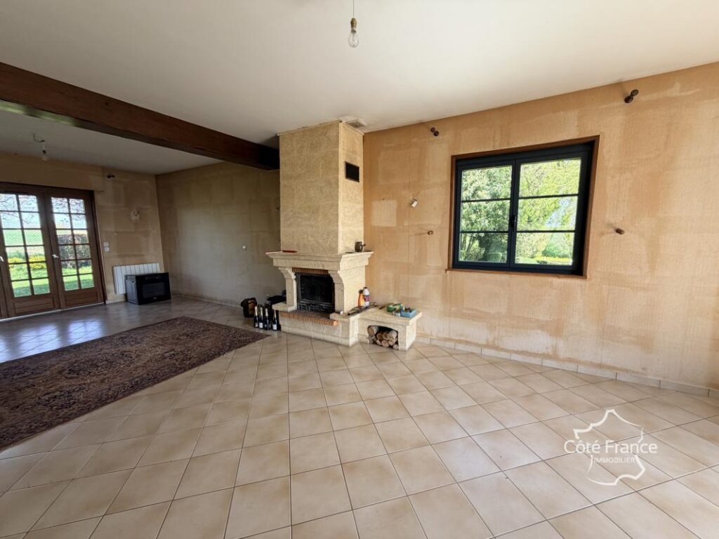 02120 Maison de caractère, cadre privilégié à SAISIR – 7 pièces – 5 chambres – 192 m²