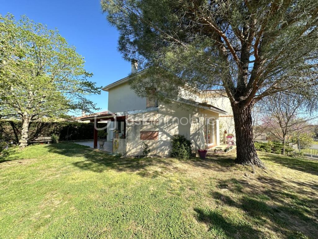 VILLA 7 PIÈCES – 200M2 – 7 pièces – 5 chambres – 200 m²