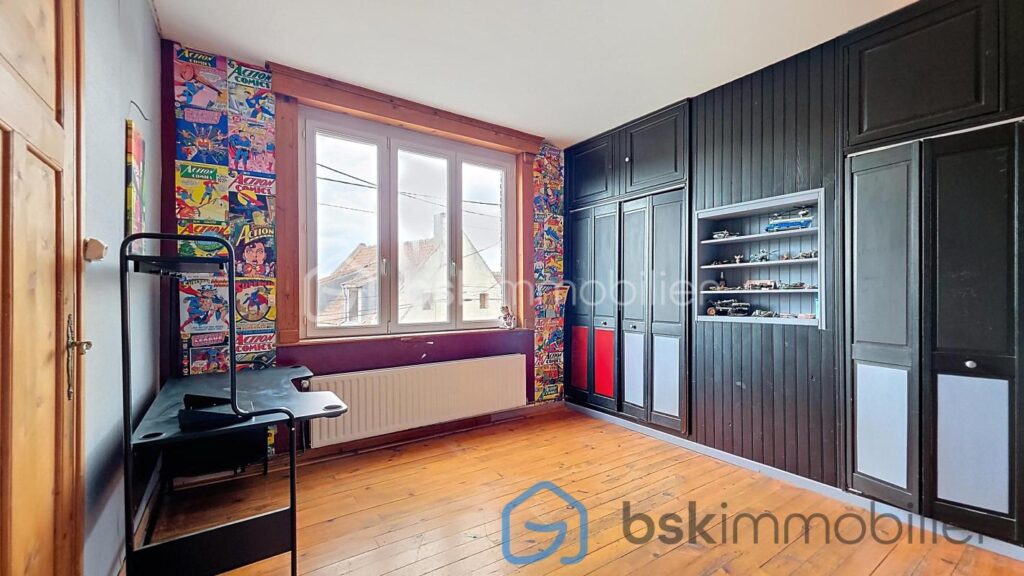 Maison semi-individuelle 4 chambres et parking spacieux – 6 pièces – 4 chambres – 162 m²