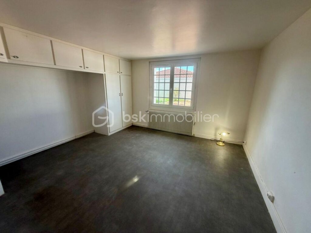 Maison 3 chambres – Vue dégagée sur la Côte Roannaise – Garage – Villerest (42) – 4 pièces – 3 chambres – 83 m²