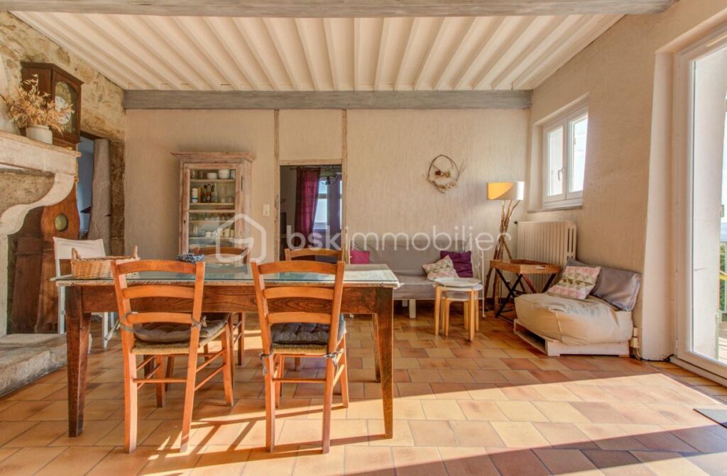 EXCLUSIVITÉ – Maison en pierre avec vue panoramique – Savasse (Drôme provençale) – 7 pièces – 3 chambres – 130 m²