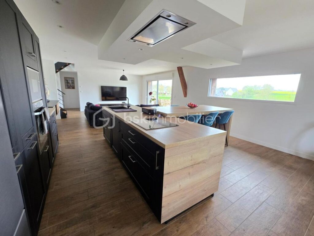 Longère exceptionnelle 330m² rénovée 6 chambres garage terrain 799m² DPE B – 11 pièces – 6 chambres – 330 m²