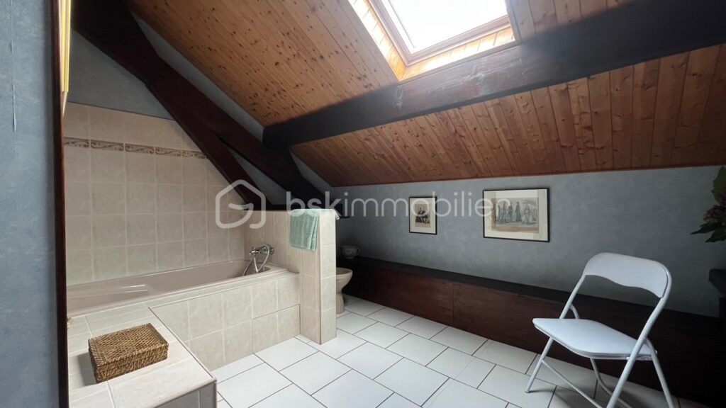 Maison de 168m² sur terrain de 2167m² – 5 pièces – 3 chambres – 168 m²