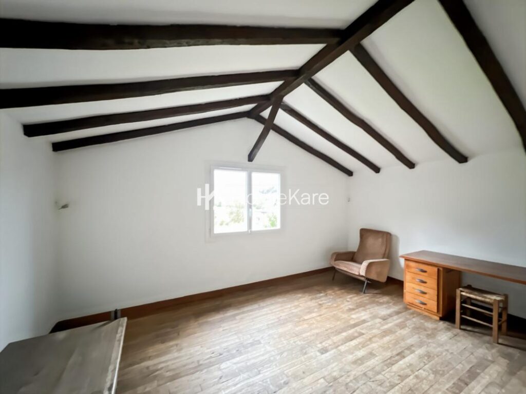 UNE VUE IMPRENABLE SUR LA VALLÉE – 7 pièces – 6 chambres – 180 m²