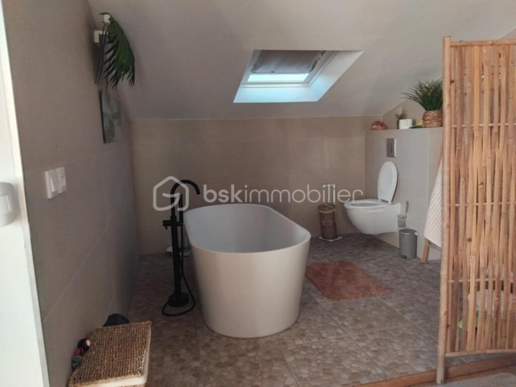 Villa d’architecte moderne de 295 m² : un véritable HAVRE DE PAIX dans le sud de la Réunion ! – 7 pièces – 5 chambres – 295 m²