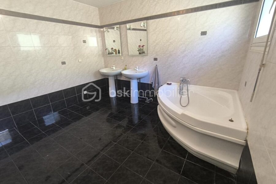 Maison à vendre à Voiron — Vue montagne — photo 10