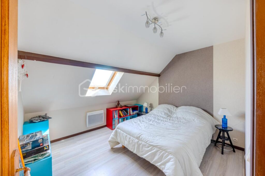 PAVILLON CENTRE-VILLE SANS VIS-A-VIS – 8 pièces – 5 chambres – 141 m²