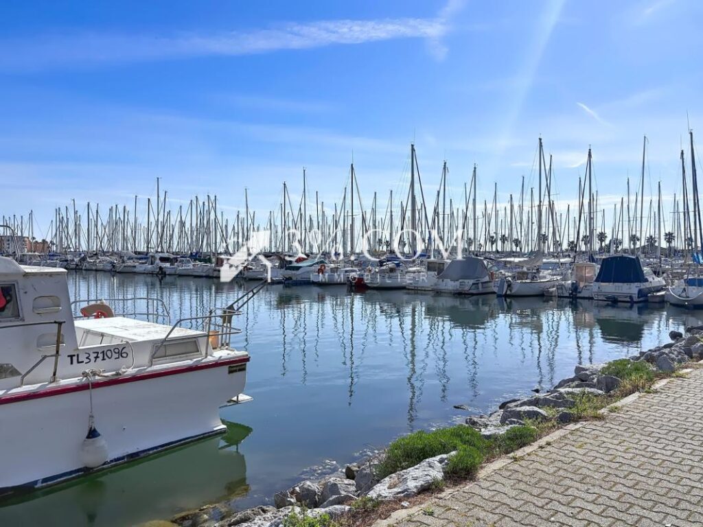 T2 rdc avec charmante terrasse, parking privé & local à vélo – 2 pièces – 1 chambre – 31 m²