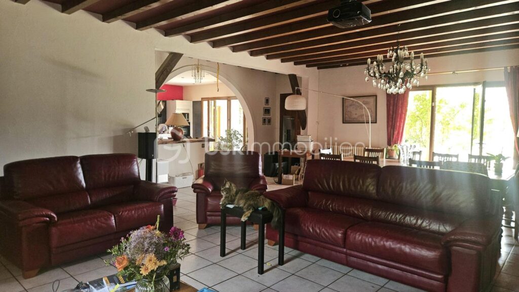 Maison 5 chambres 215 m² piscine et terrain – 6 pièces – 5 chambres – 215 m²