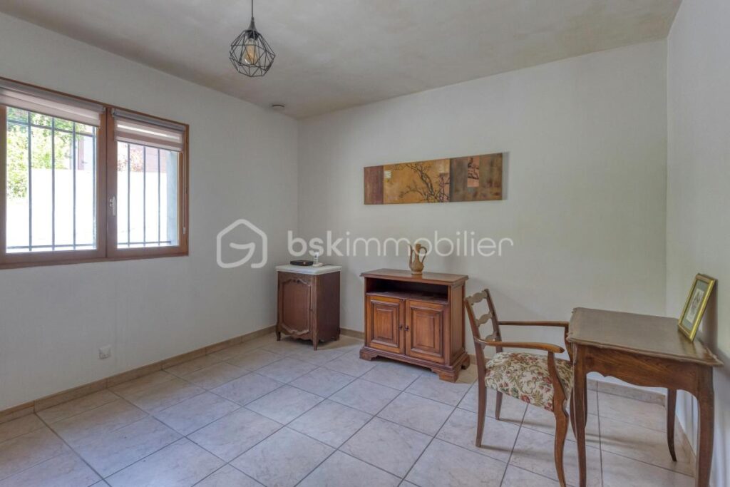 PRUNIERES 38350 – VILLA individuelle de PLAIN PIED de 124m² – 3 CHAMBRES, COMBLES à aménager. VUE EXCEPTIONNELLE, CADRE NATUREL privilégié – 5 pièces – 3 chambres – 124 m²