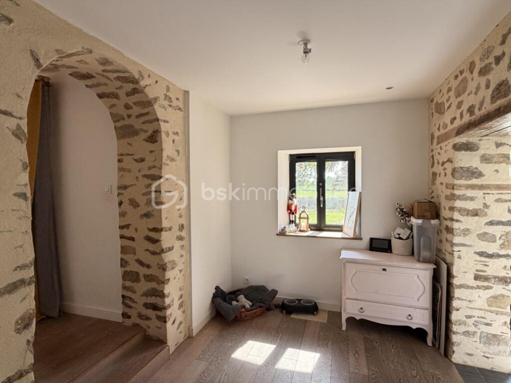 Maison en pierre renovée 100m2 2 chambres – 4 pièces – 2 chambres – 100 m²
