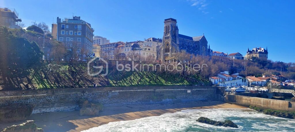 BIARRITZ PLACE SAINTE EUGENIE – 3 pièces – 2 chambres – 54 m²