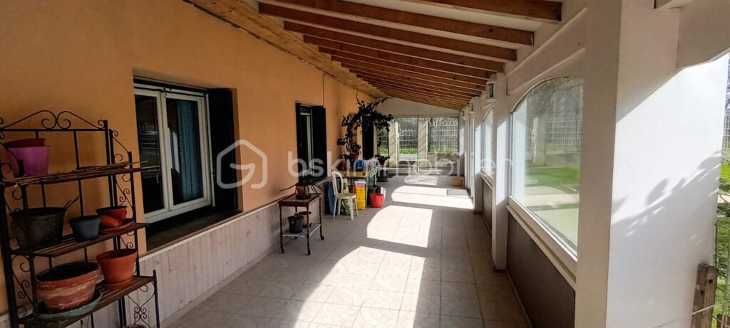 Maison familiale – 11 pièces – 8 chambres – 231 m²