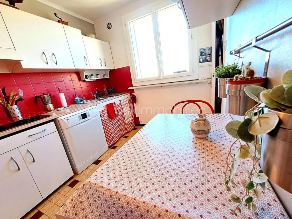 CONFORTABLE T2 – COSY – 57 m2 – BIEN AU CALME ET TRES CHARMANT – – 2 pièces – 1 chambre – 57 m²