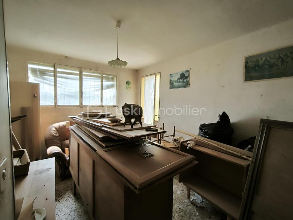 Maison avec vue panoramique sur la campagne gardoise – 4 chambres, dépendances et grand terrain arboré – 5 pièces – 4 chambres – 105 m²