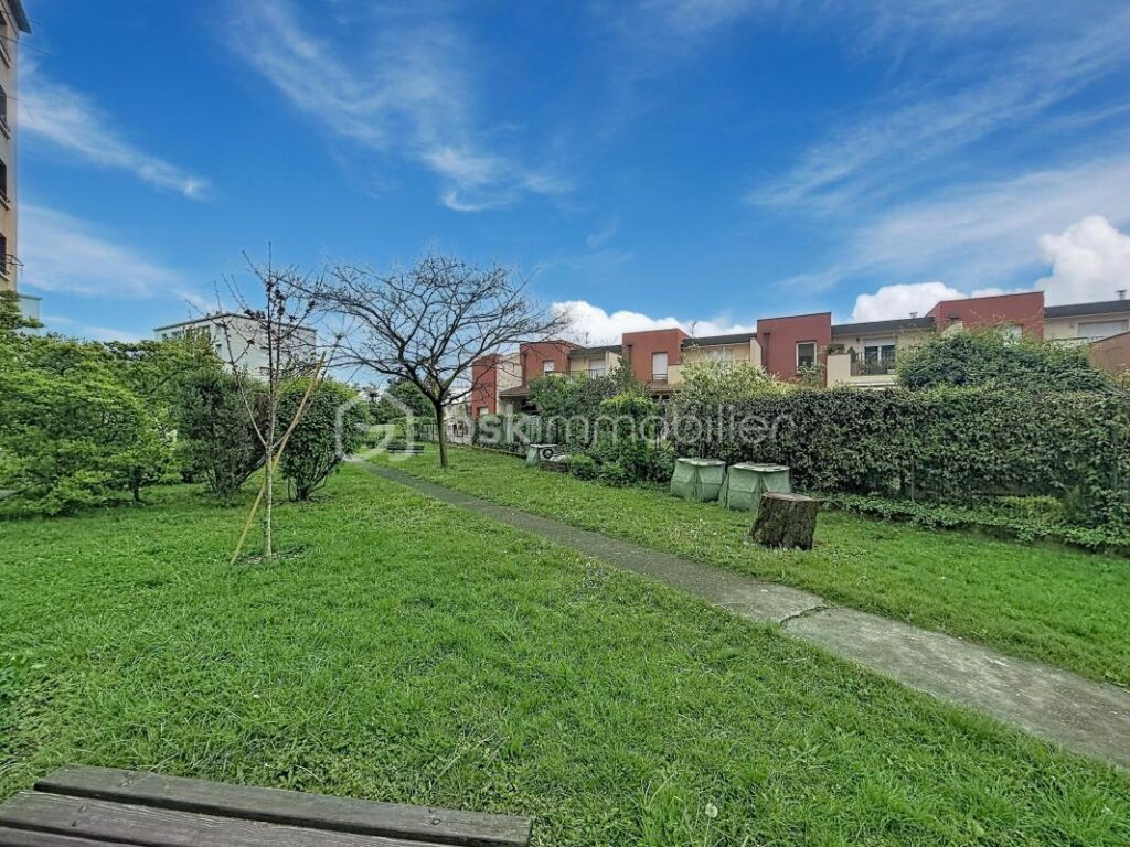 Appartement T4 de 67m2- DERNIER ÉTAGE + cave – 4 pièces – 3 chambres – 67 m²
