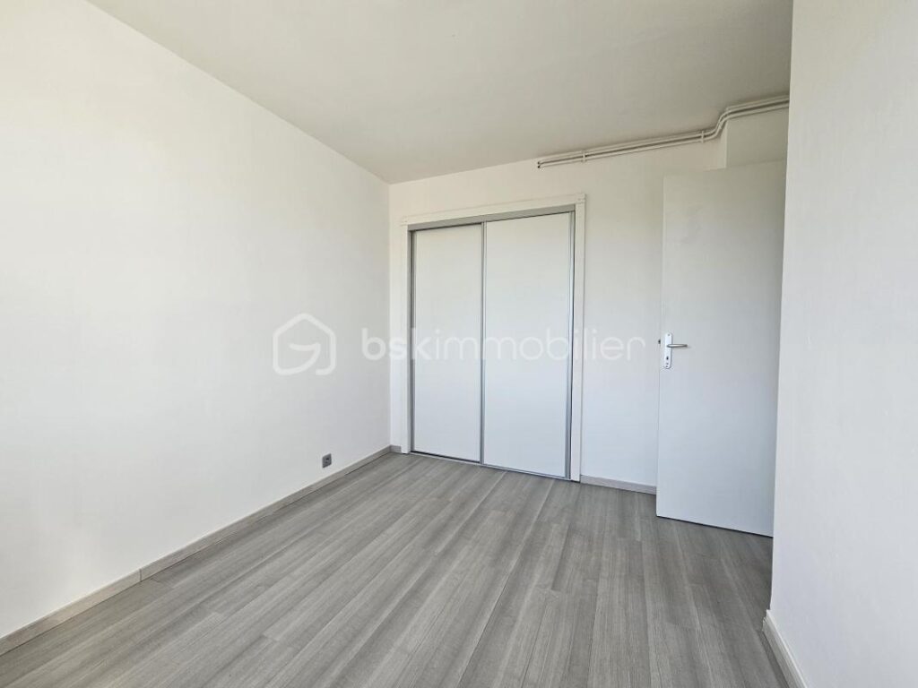 T3 lumineux en dernier étage avec balcons et vue dégagée – 3 pièces – 2 chambres – 57 m²