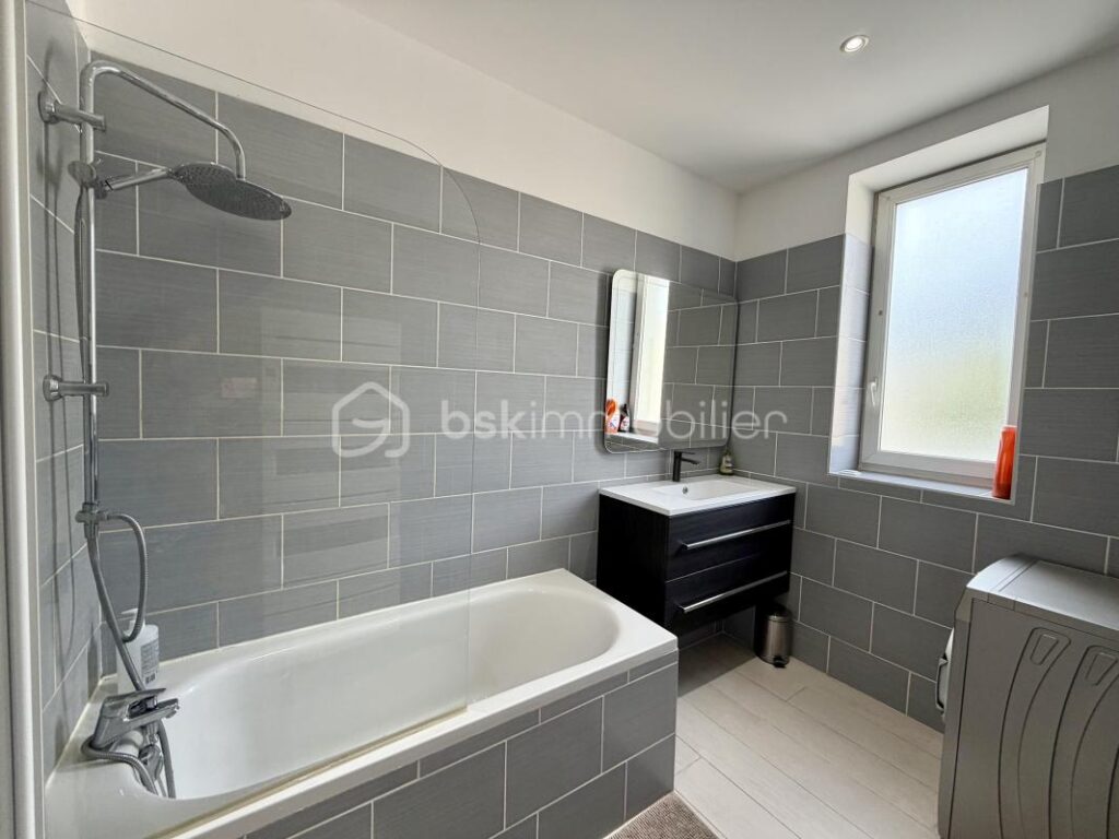 Appartement 4 pièces lumineux et vue montagne dégagée – 4 pièces – 3 chambres – 95 m²