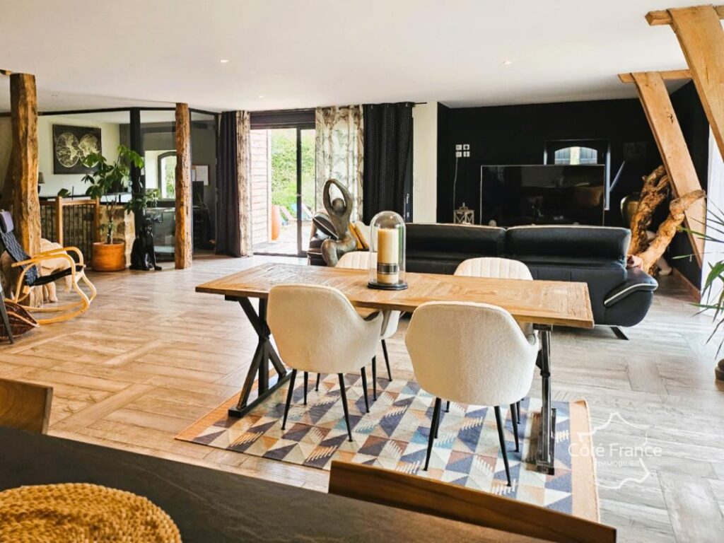 Domaine de prestige: 5 hectares avec maison rénovée, chambre – 12 pièces – 6 chambres – 394 m²