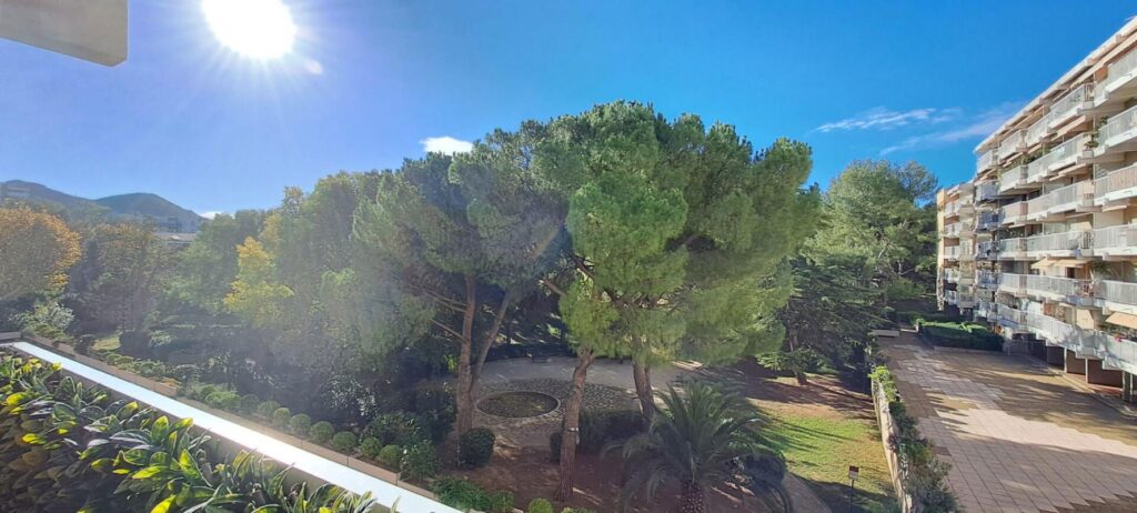 Grand T3 – 75 m2 PARFAIT ETAT St-Tronc – 13010 MARSEILLE – 3 pièces – 2 chambres – 75 m²