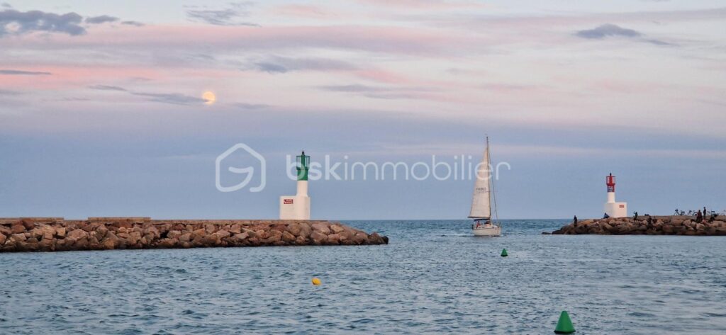 CARNON PORT-VENTE GRAND STUDIO AVEC VUE DEGAGEE- IDEAL INVESTISSEUR – 1 pièce – NR chambres – 26 m²