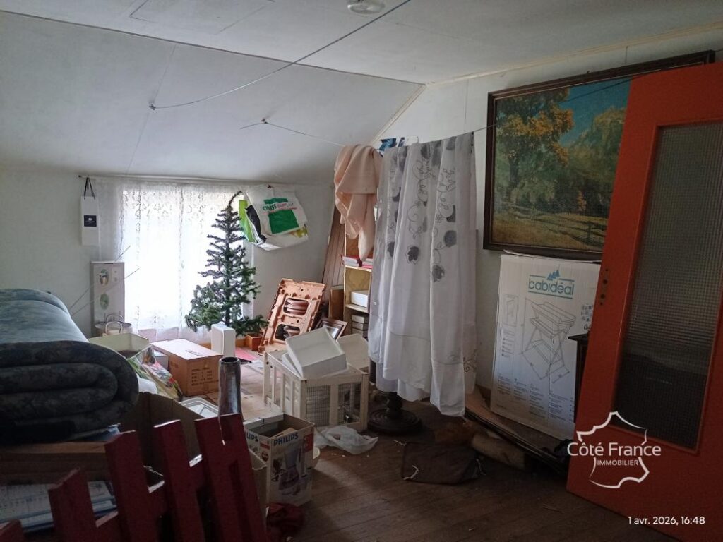 NORD – Noyelles-Sur-Sambre – Maison mitoyenne à rénover – 6 pièces – 3 chambres – 157 m²