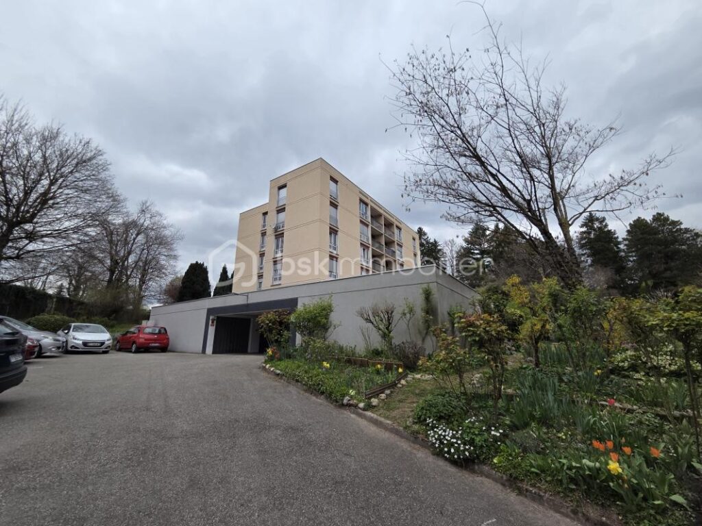 Appartement T3 Voiron 175 000 € – 4 pièces – 2 chambres – 71 m²