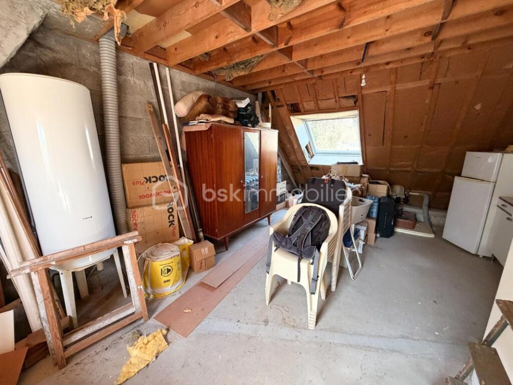 BRECH – Maison d&rsquo;environ 117 m2 habitables – 5 pièces – 3 chambres – 117 m²