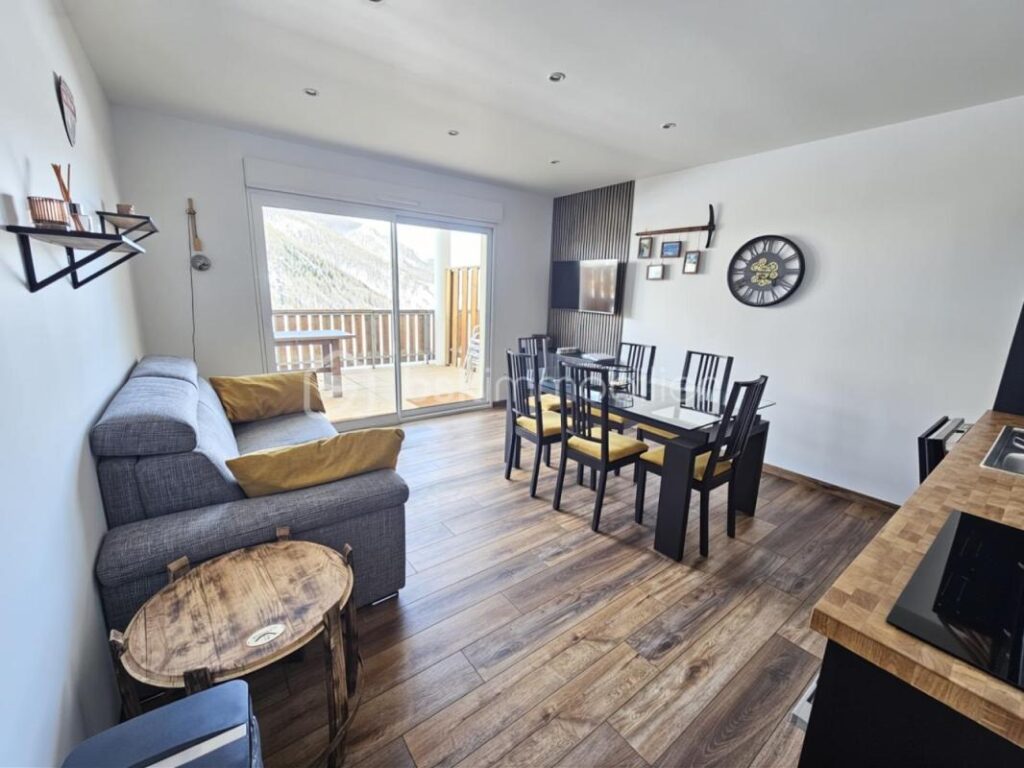 Appartement lumineux à La Foux d’Allos avec terrasse et parking privé – 3 pièces – 2 chambres – 45 m²
