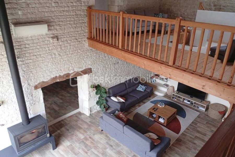 Maison à vendre à Aigre