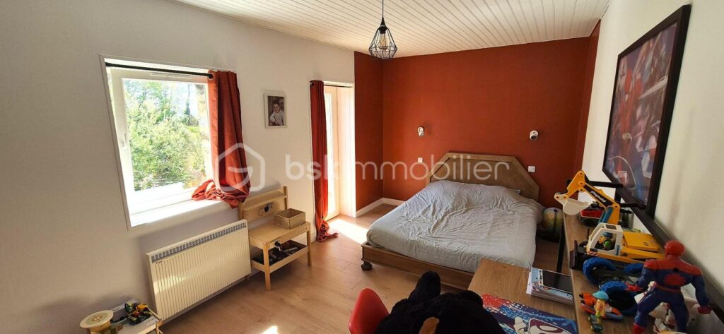 Maison de caractère en pierre rénovée – 7 pièces – 4 chambres – 165 m²