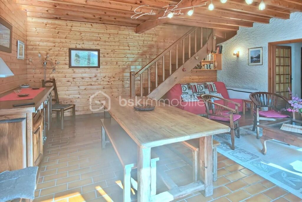 CHALET 4 CHAMBRES – A 15 MINUTES DES PISTES DE SKI – EN PLEINE NATURE – 6 pièces – 4 chambres – 88 m²