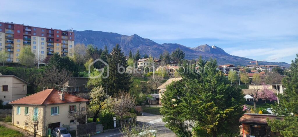 Appartement T4 Lumineux avec Balcon Plein Sud – Gap Sud – 4 pièces – 2 chambres – 74 m²