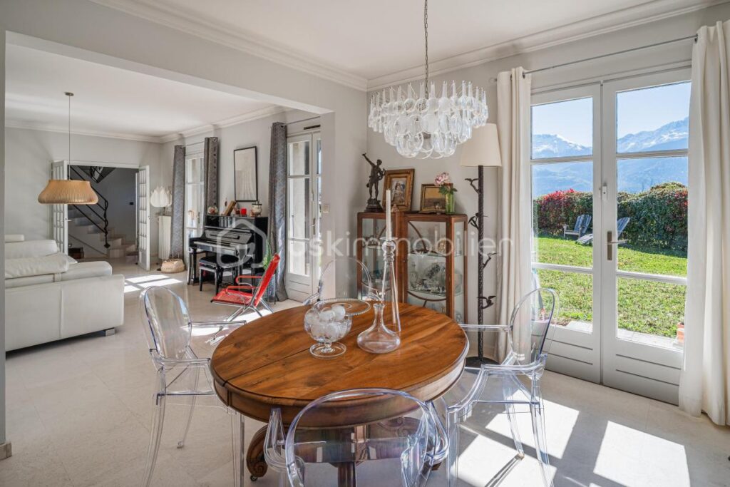 ***EXCLUSIVITÉ À BERNIN : LA VILLA FAMILIALE 7 PIECES PAR EXCELLENCE – ÉLÉGANCE & PANORAMA – 7 pièces – 4 chambres – 213 m²